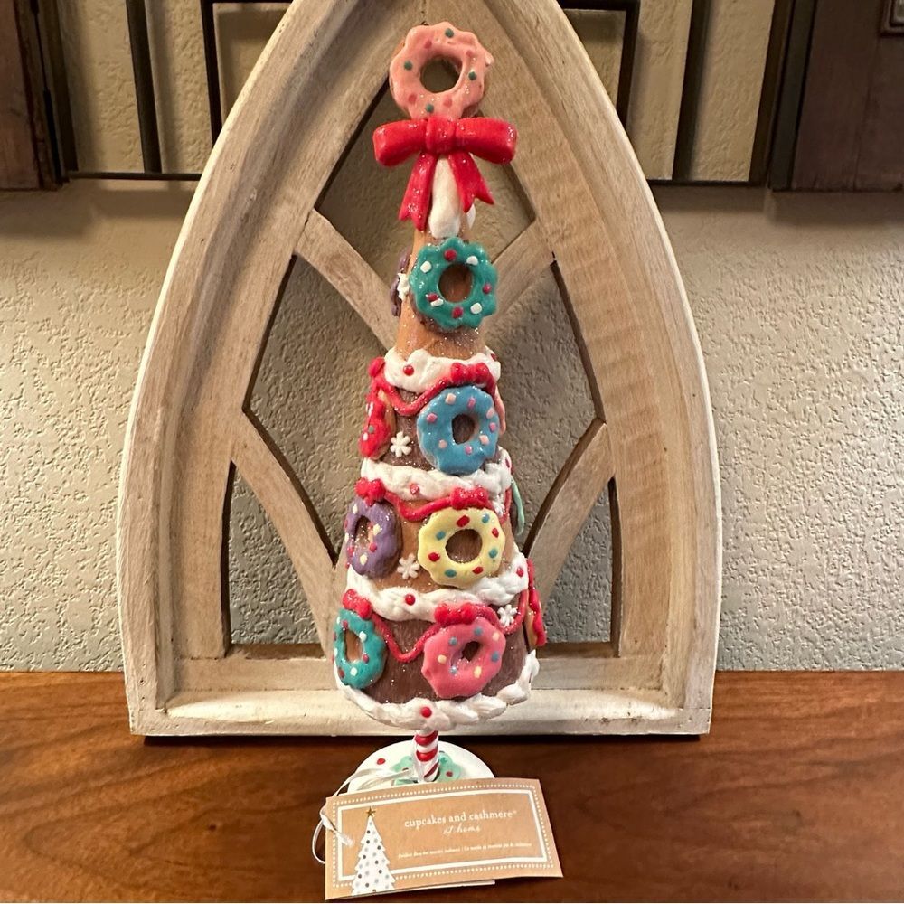 NWT-Set of 2 Cupcakes & Cashmere Decorative Donut Christmas Trees 14" Tall
